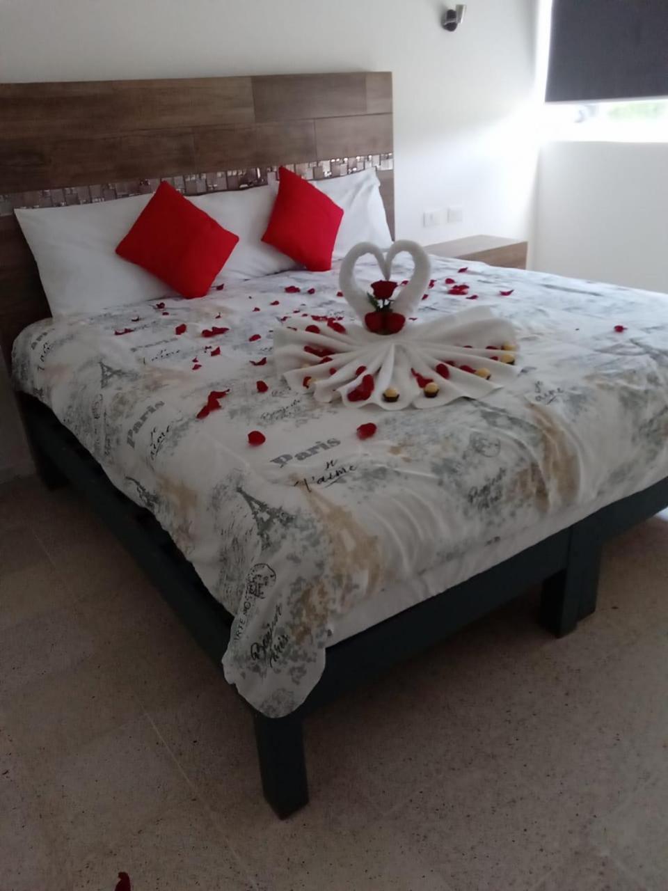 Hotel Los Leones Паленке Екстериор снимка