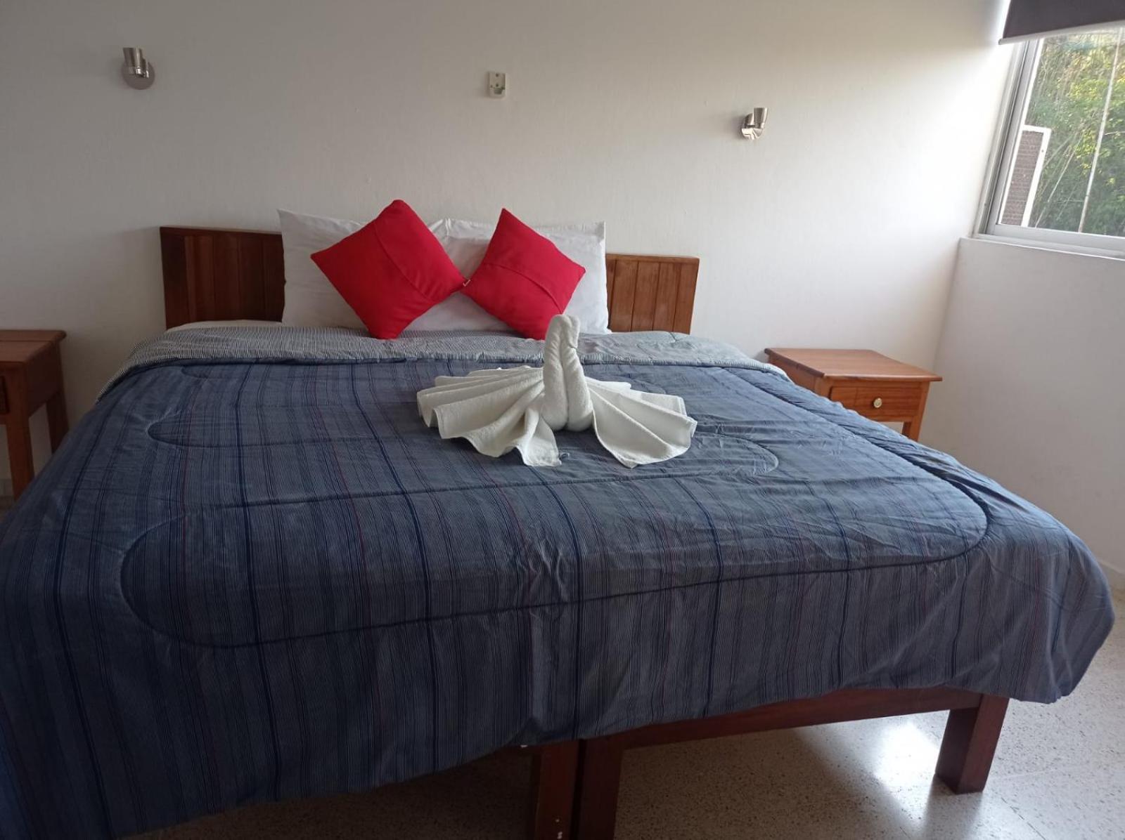Hotel Los Leones Паленке Екстериор снимка